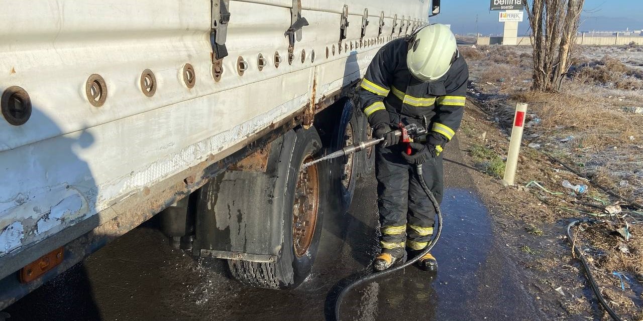 Seyir Halindeki Tırda Yangın Paniği