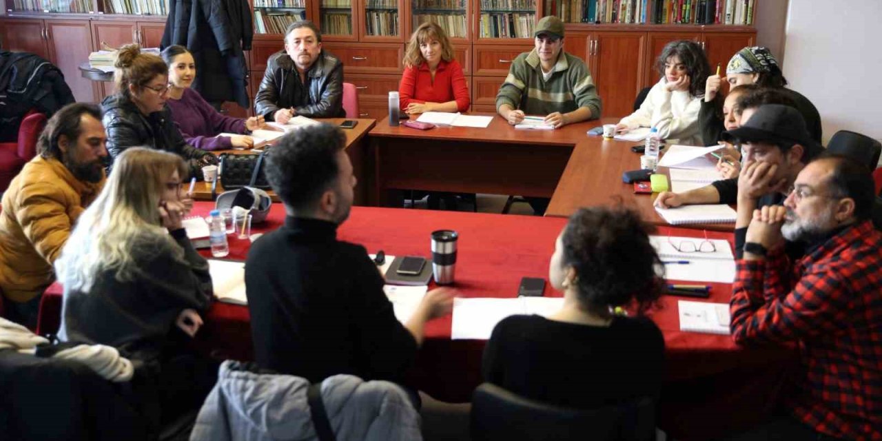 Şehir Tiyatroları’nın Yeni Projesi Hem Çocuklar Hem De Yetişkinler İçin