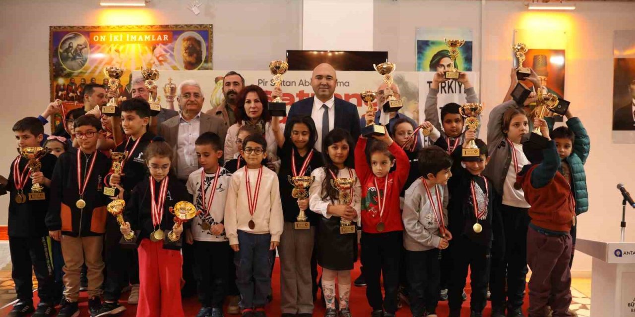 Pir Sultan Abdal Anma Satranç Turnuvası Düzenlendi