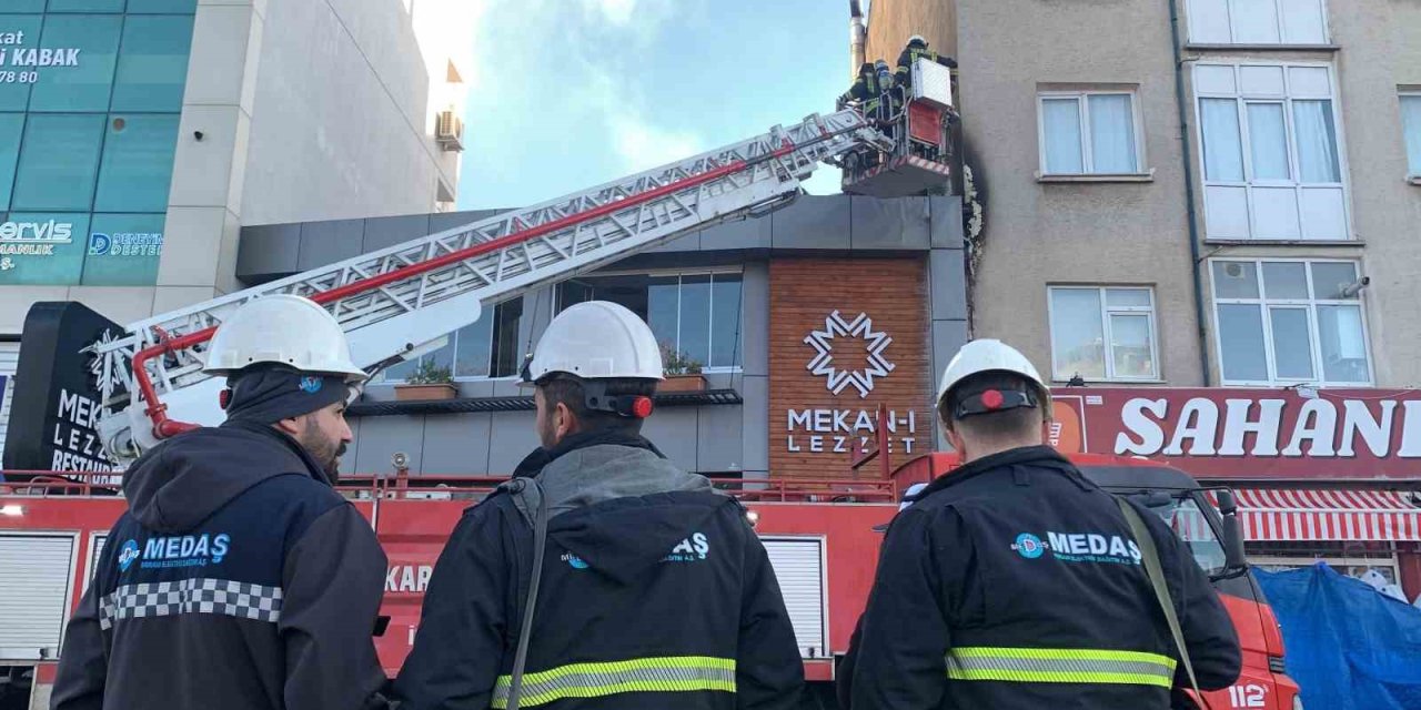 Karaman'da Restoran Bacasında Yangın