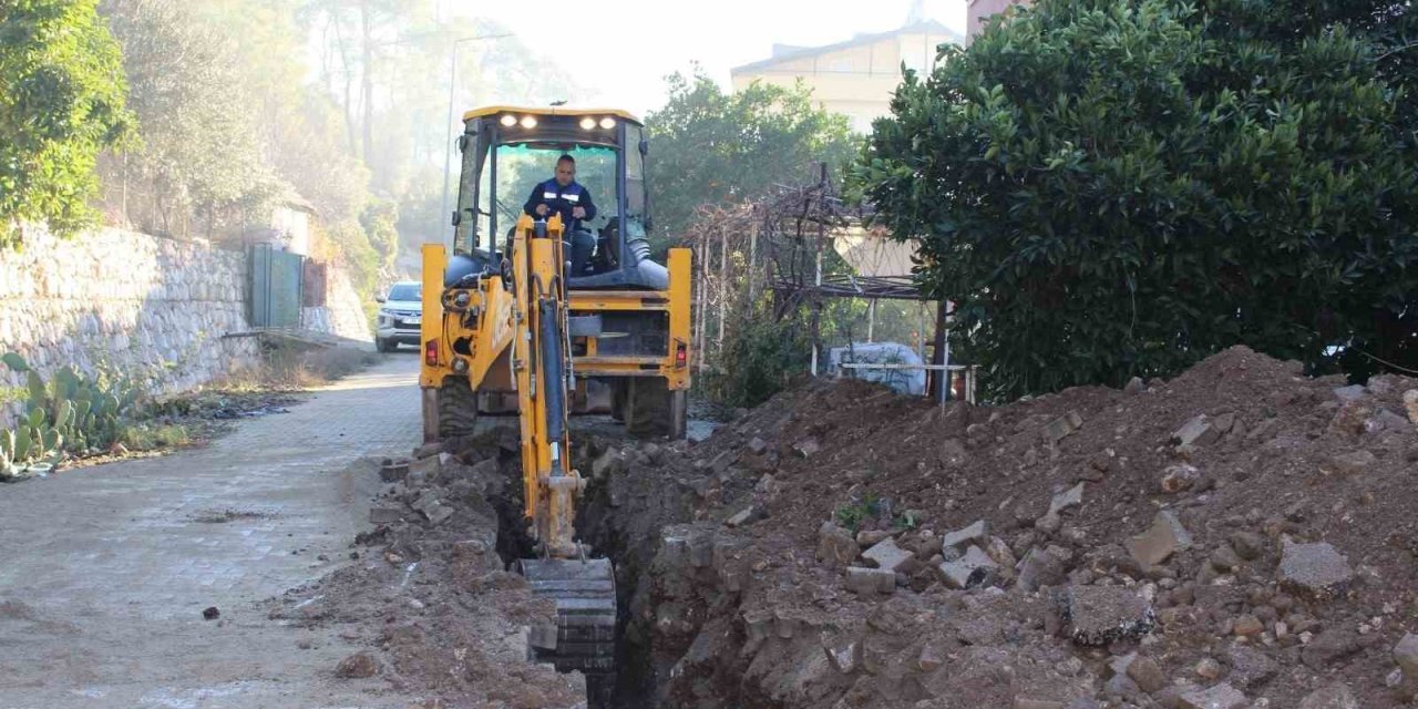Kemer Aslanbucak’ın İçme Suyu Hattı Yenileniyor