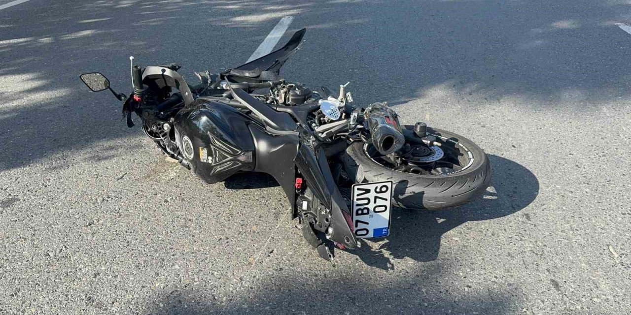 Kamyonetle Çarpışan 17 Yaşındaki Motosiklet Sürücüsü Genç Hayatını Kaybetti