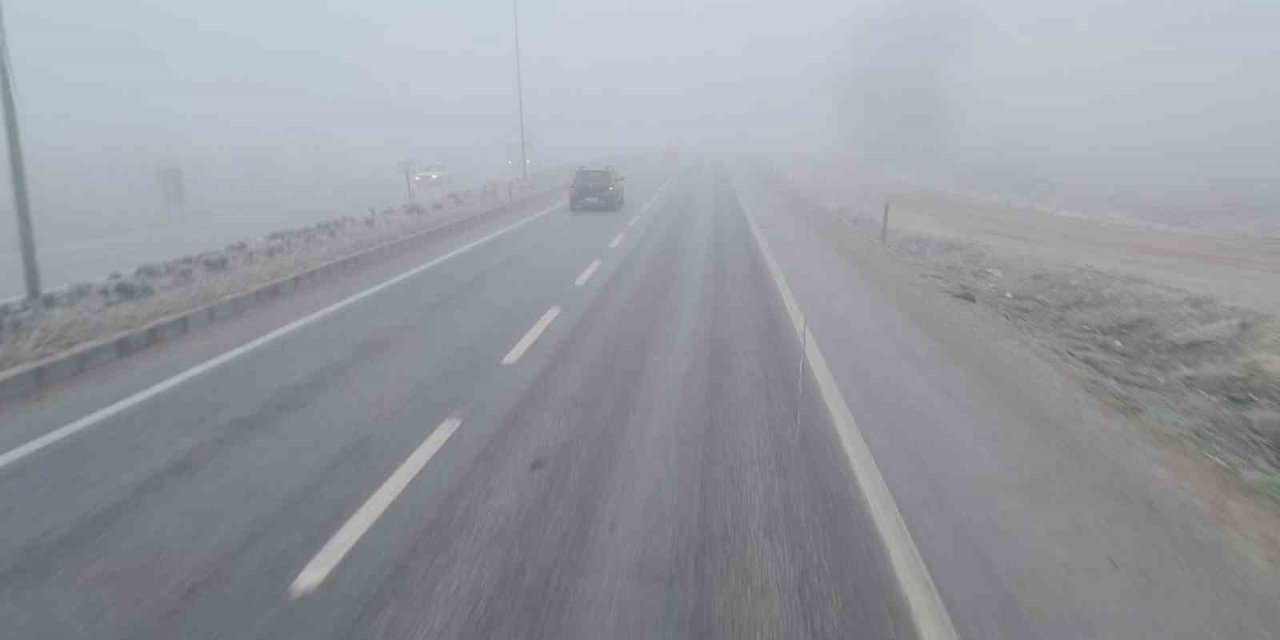 Karapınar’da Sis Etkili Oluyor