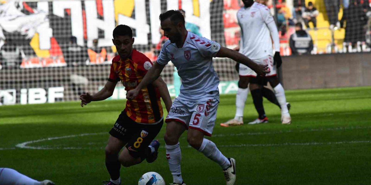 Trendyol Süper Lig: Kayserispor: 0 - Samsunspor: 1 (ilk Yarı)