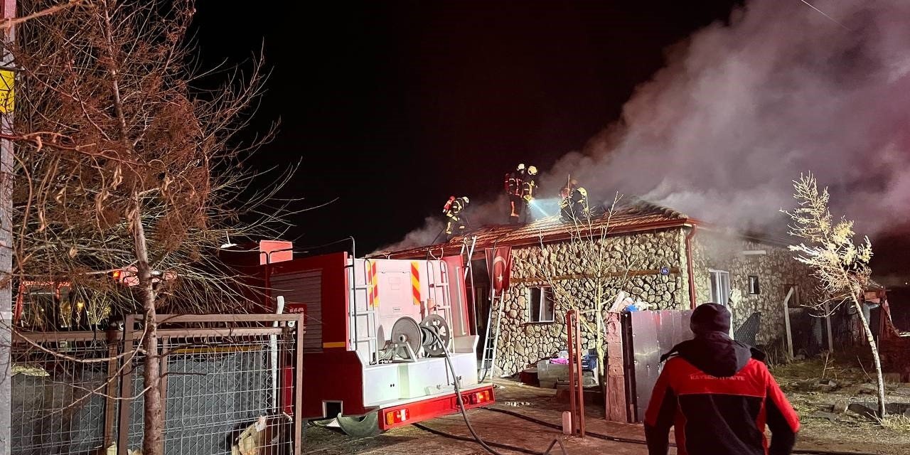 Kayseri’de Müstakil Evde Korkutan Yangın