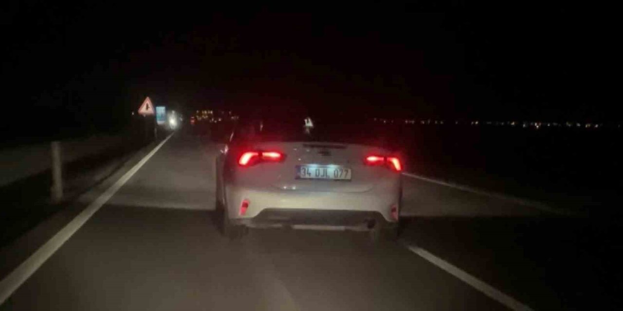 İnsanların Canını Hiçe Sayıp Trafiği Tehlikeye Düşüren Maganda Kamerada