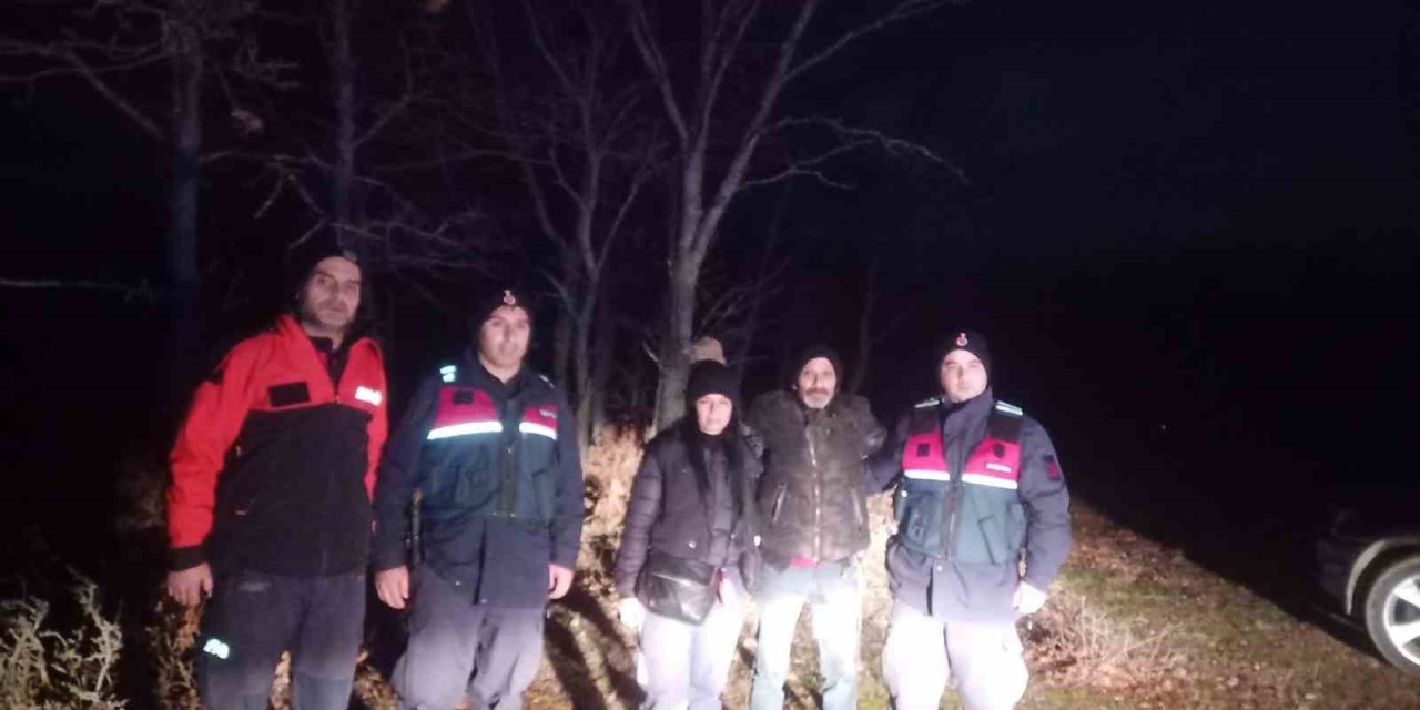 Ormanlık Alanda Kaybolan Çift Arama Kurtarma Ekiplerince Bulundu