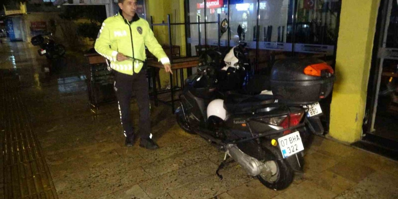 Manavgat’ta Trafik Kazası: 2 Yaralı