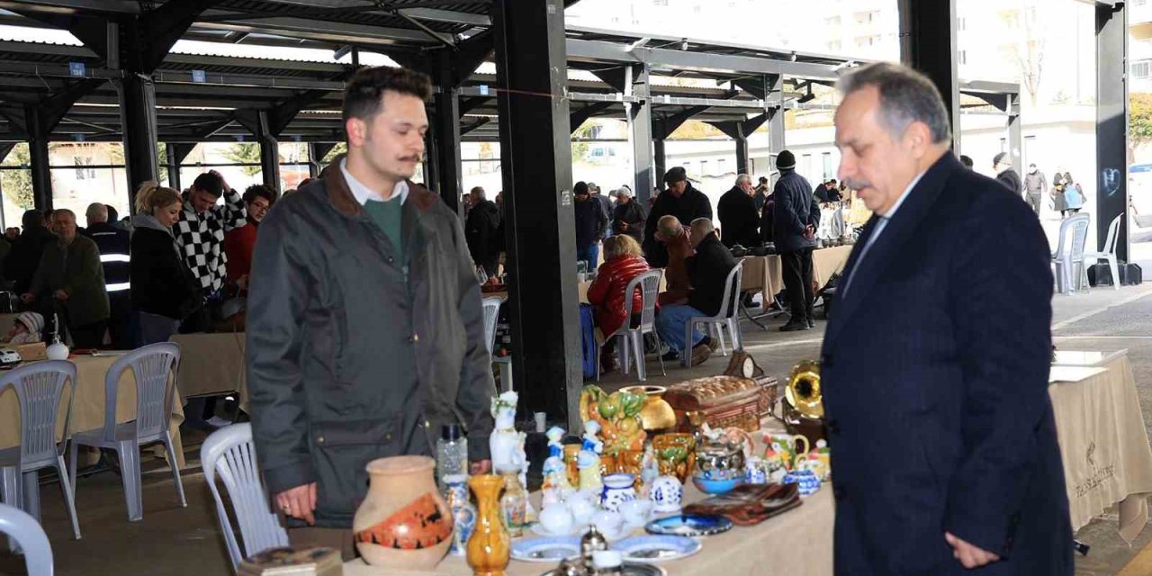 Başkan Yalçın’dan Antika Pazarı Turu
