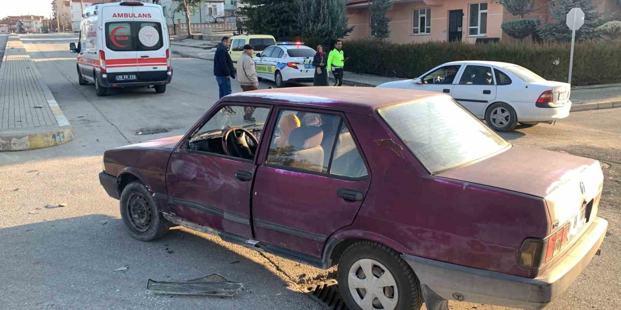 Karaman’da Fiat Tofaş İle Motosiklet Çarpıştı: 2 Yaralı