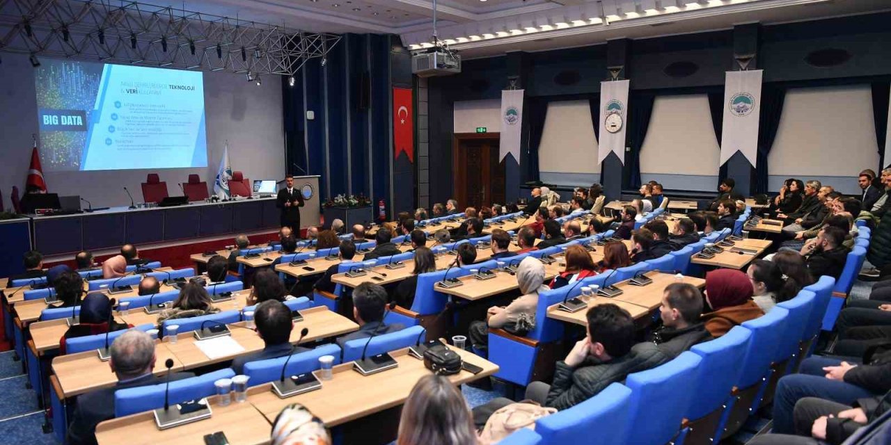 Büyükşehirden Personele ’akıllı Şehir’ Sunumu