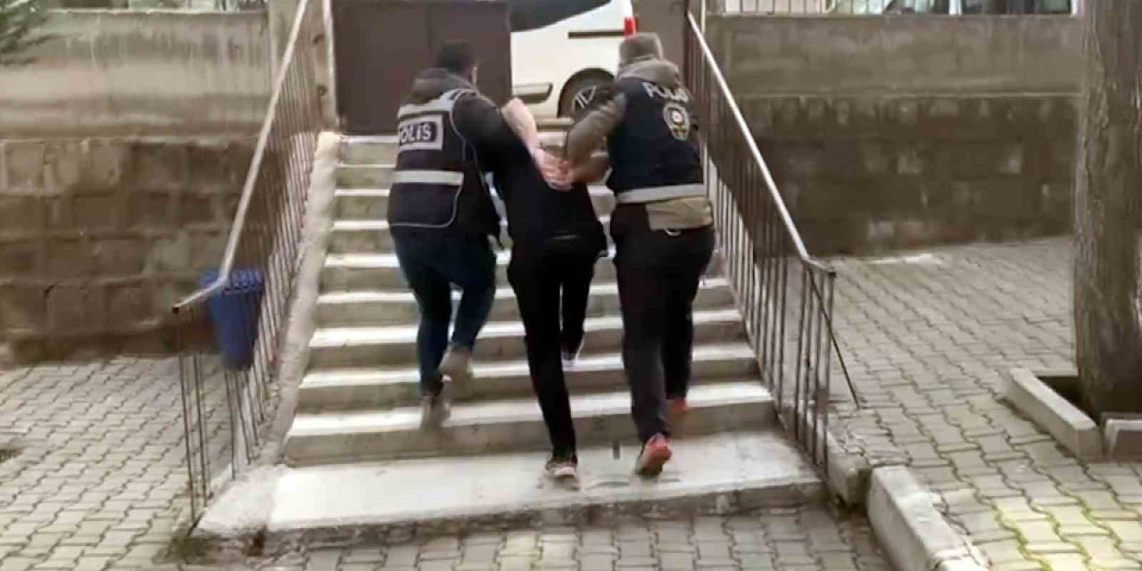 Kesinleşmiş Cezası Bulunan Firari, Mutfak Dolabından Çıktı