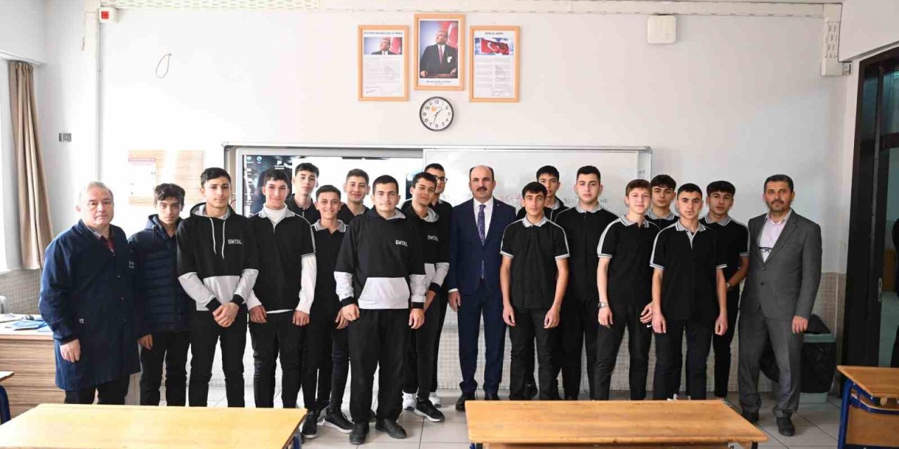 Başkan Altay: “üniversiteye Hazırlanan Öğrencilerimize Nakdi Desteğin İlk Ödemesini Yaptık”