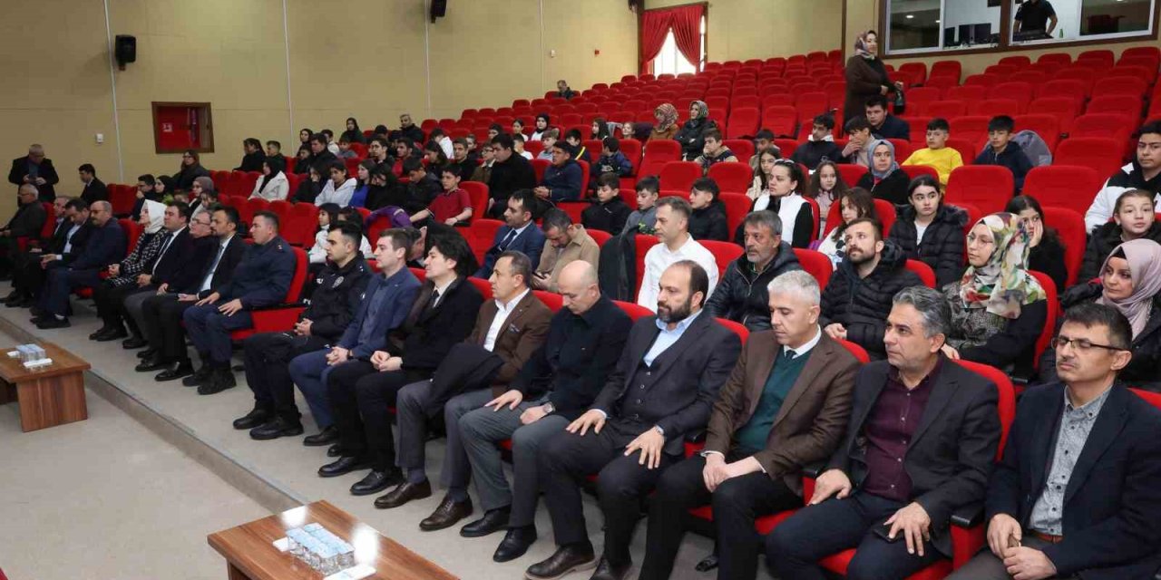 Başkan Özdoğan: "kitapla Buluşan Nesiller, Aydınlık Bir Geleceğin Teminatıdır"