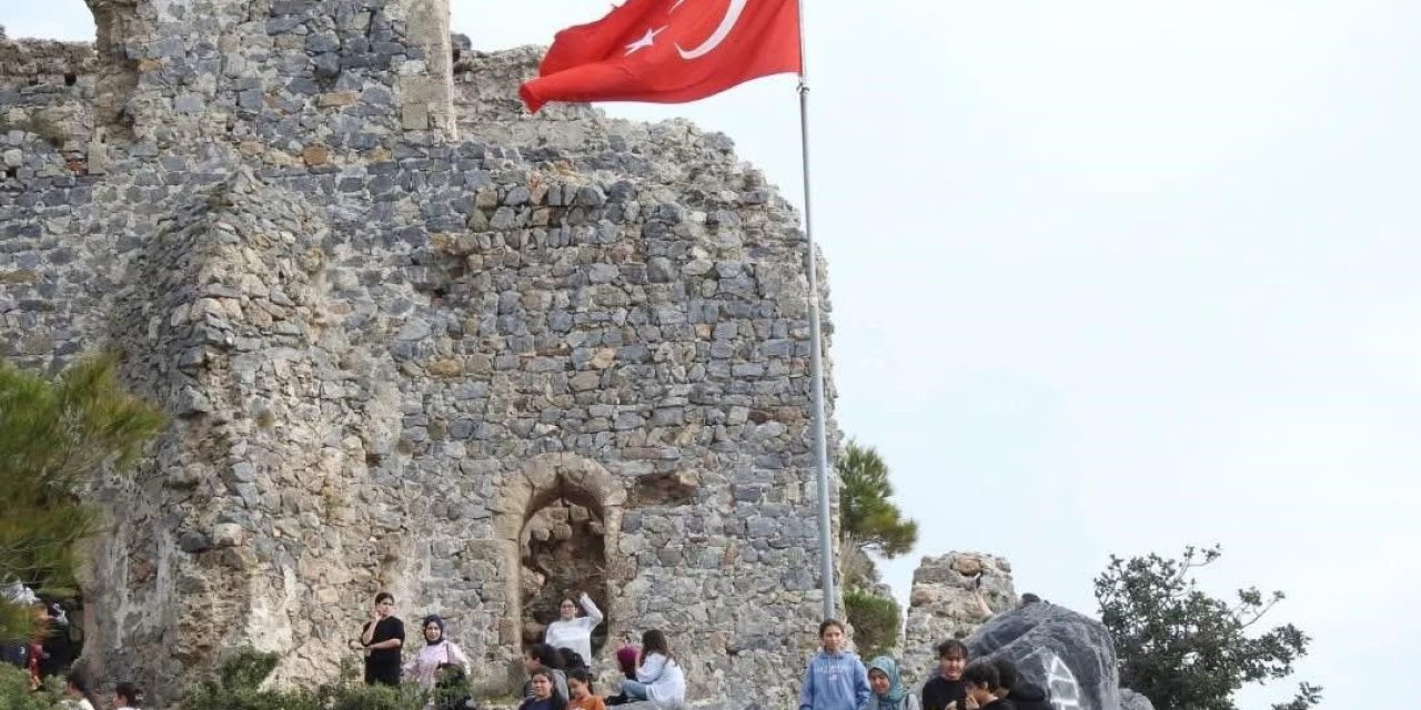 Öğrenciler Softa Kalesi’ni Keşfetti