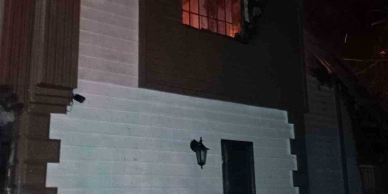 Mersin’de Ev Yangını