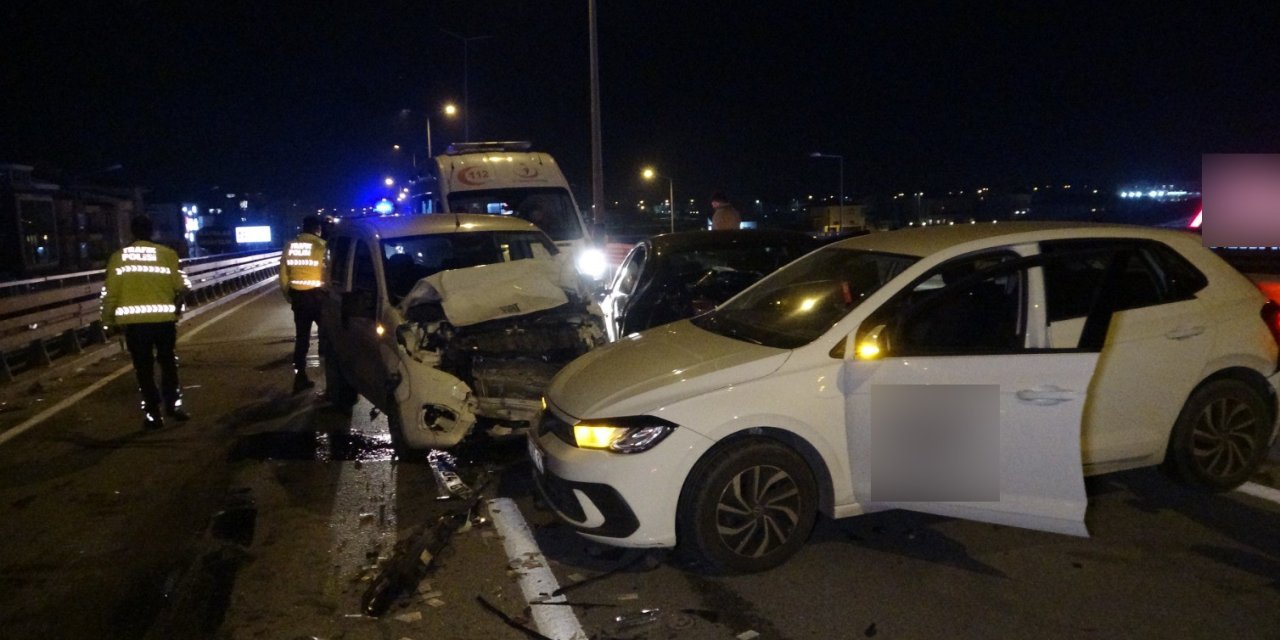 Antalya’da 4 Araçlı Zincirleme Kaza: 3 Yaralı