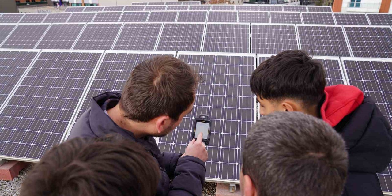 Lise Öğrencileri Çevre Dostu Çalışmaları Yerinde İnceledi