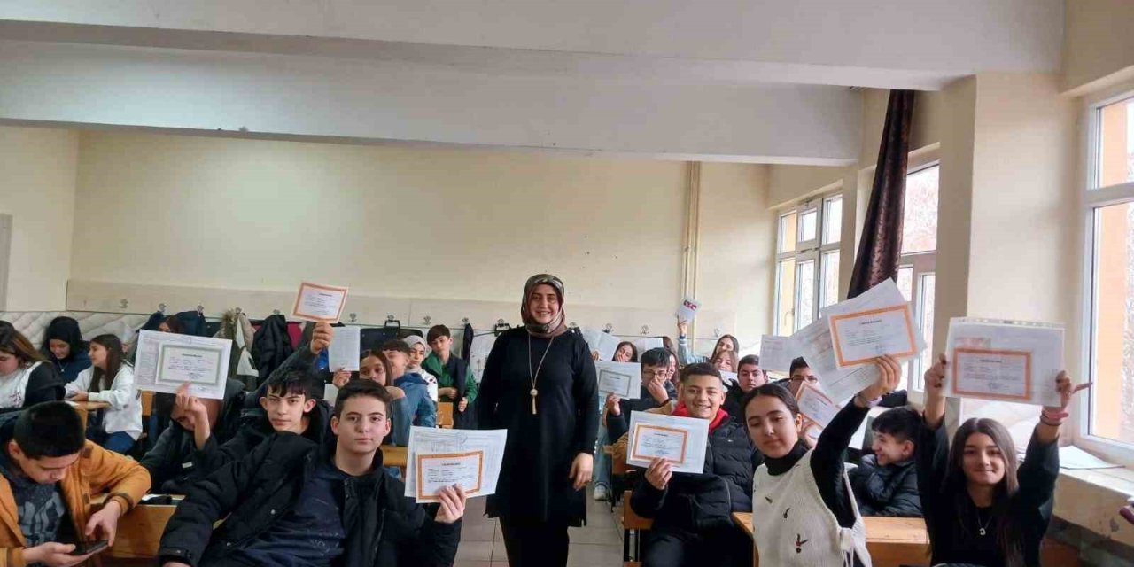 Aksaray’da 88 Bin 450 Öğrenci Karnesini Aldı