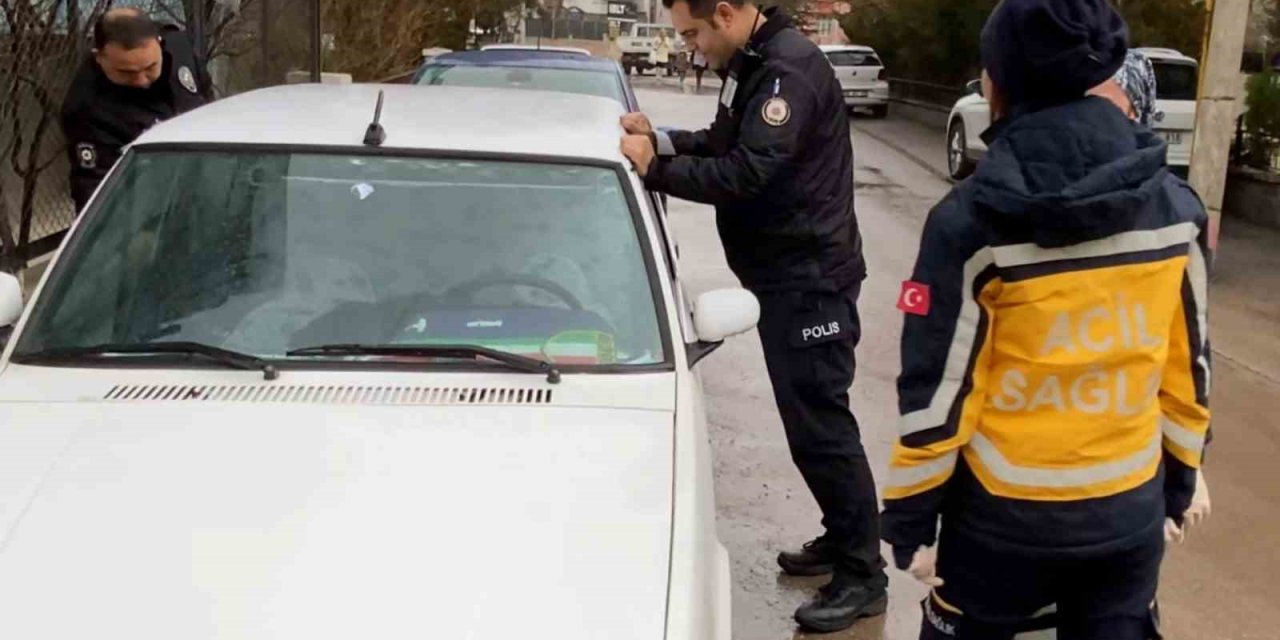 Öyle Derin Uyumuş Ki Polis Sallayarak Uyandırdı
