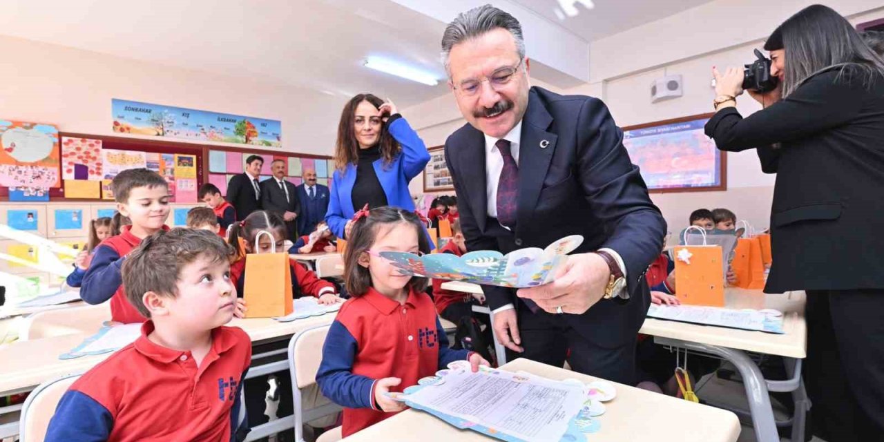 Vali Aksoy, Öğrencilerin Karne Sevincine Ortak Oldu