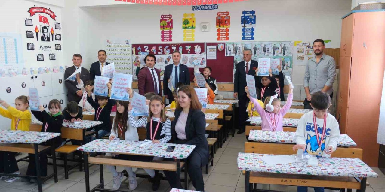 Kemer Belediye Başkanı Topaloğlu Karne Törenine Katıldı