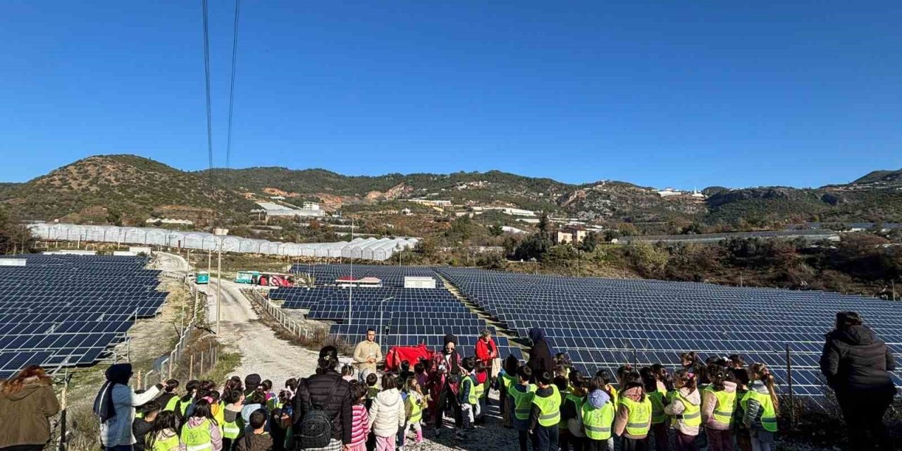Alanyalı Çocuklara Güneş Enerjisi Santrali Tanıtıldı