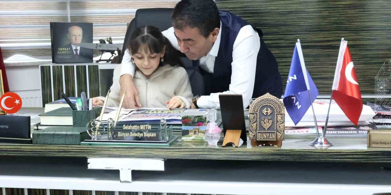 Başkan Metin’den Şehit Kızı Zeynep’e Karne Hediyesi