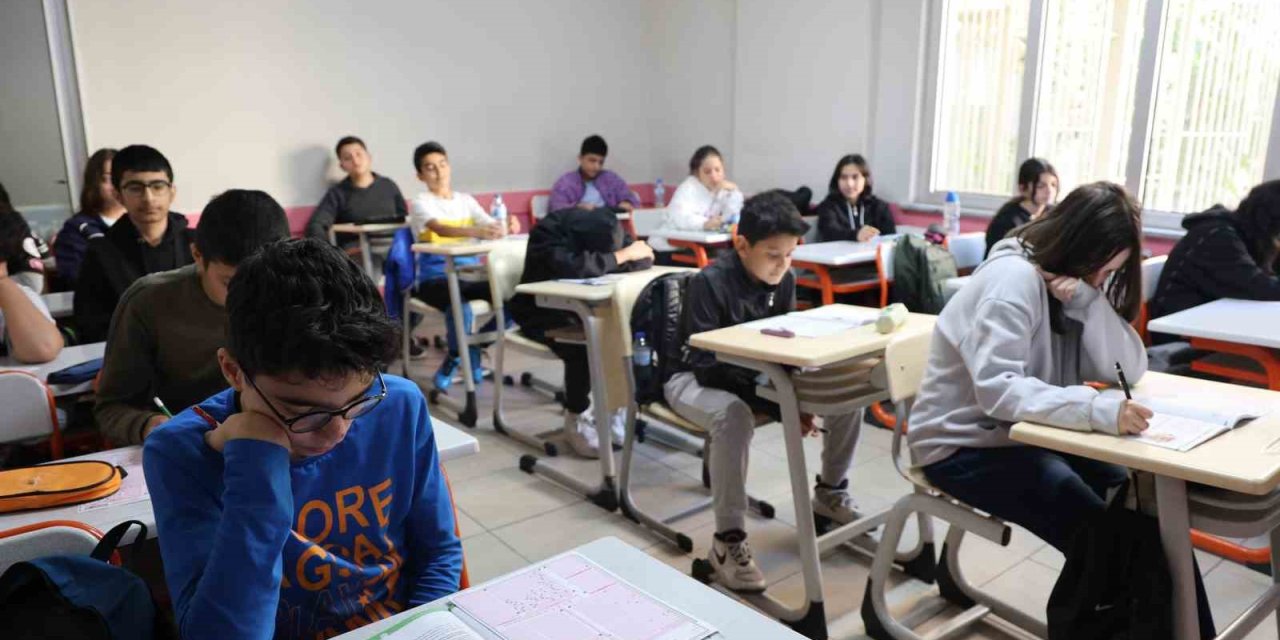 Tatil Başladı, Öğrencilere ‘dijital Dünya’ Tuzağı Uyarısı