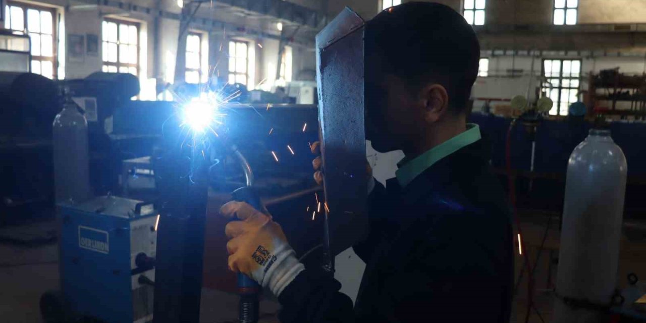 Bu Okuldan Mezun Olan Kendi İşinin Patronu Oluyor