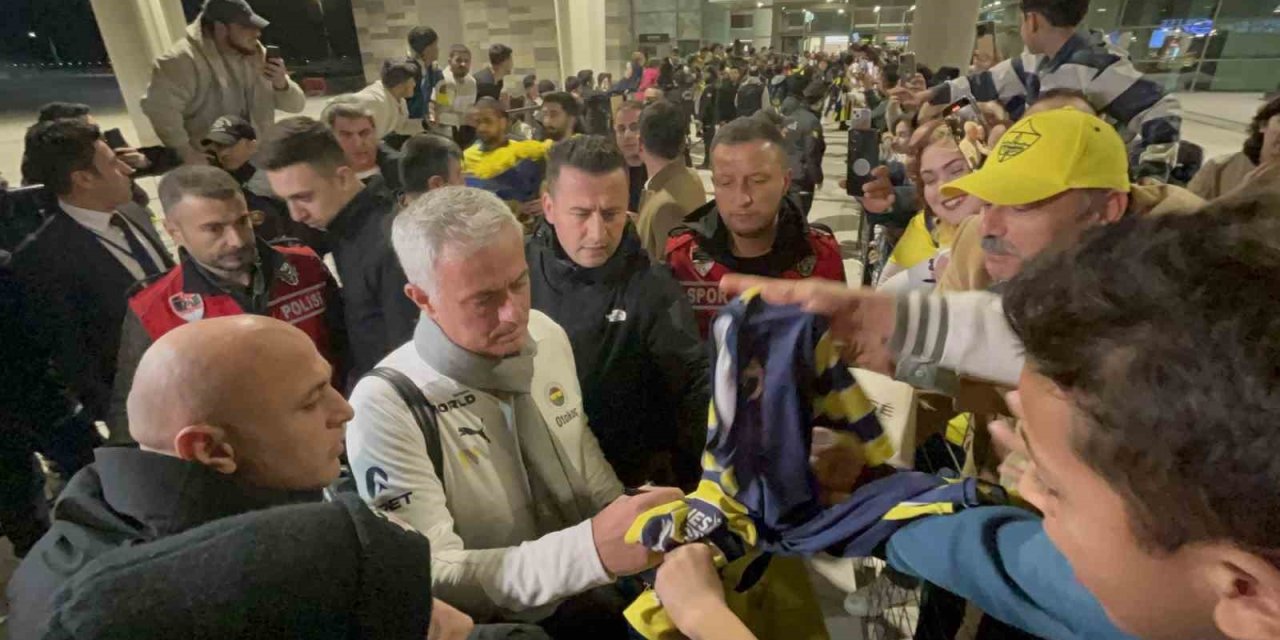 Fenerbahçe Kafilesi, Adana’ya Geldi