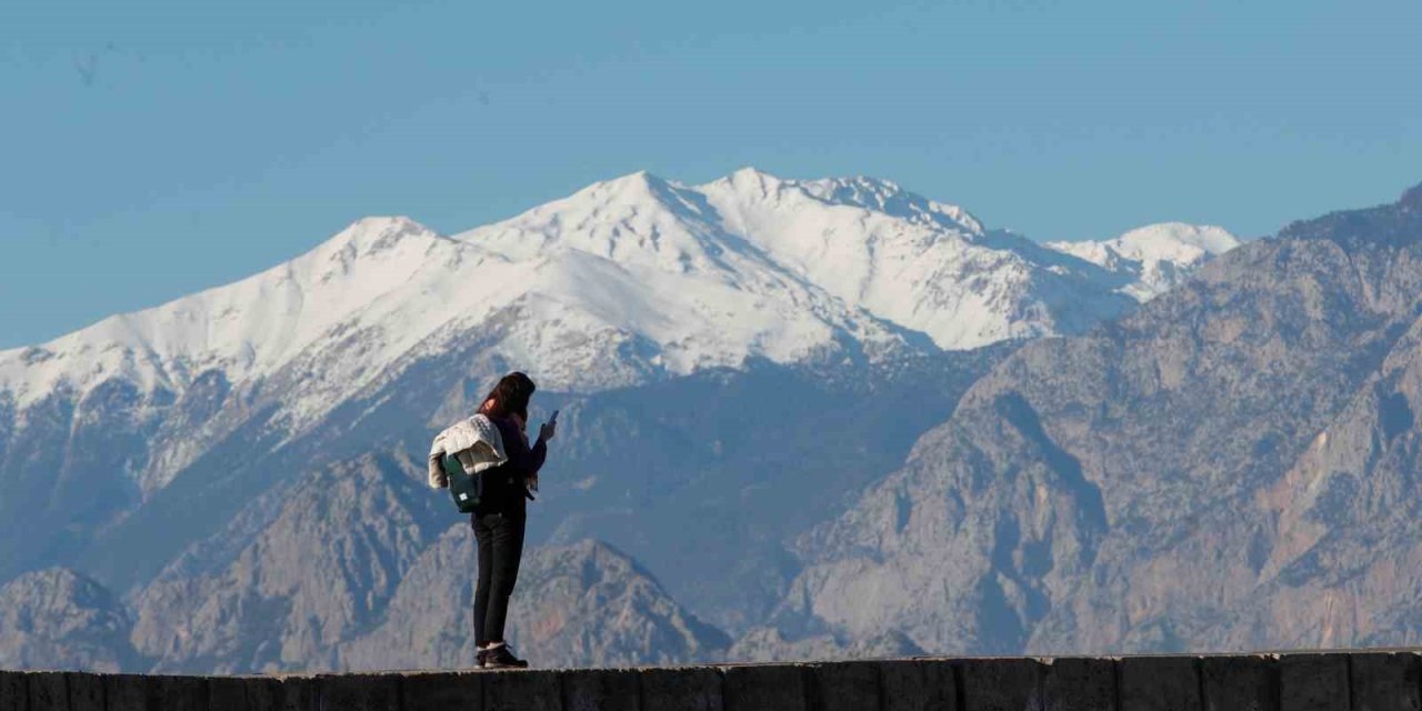 “bir Tarafımızda Kar Var, Bir Tarafımız Yaz"