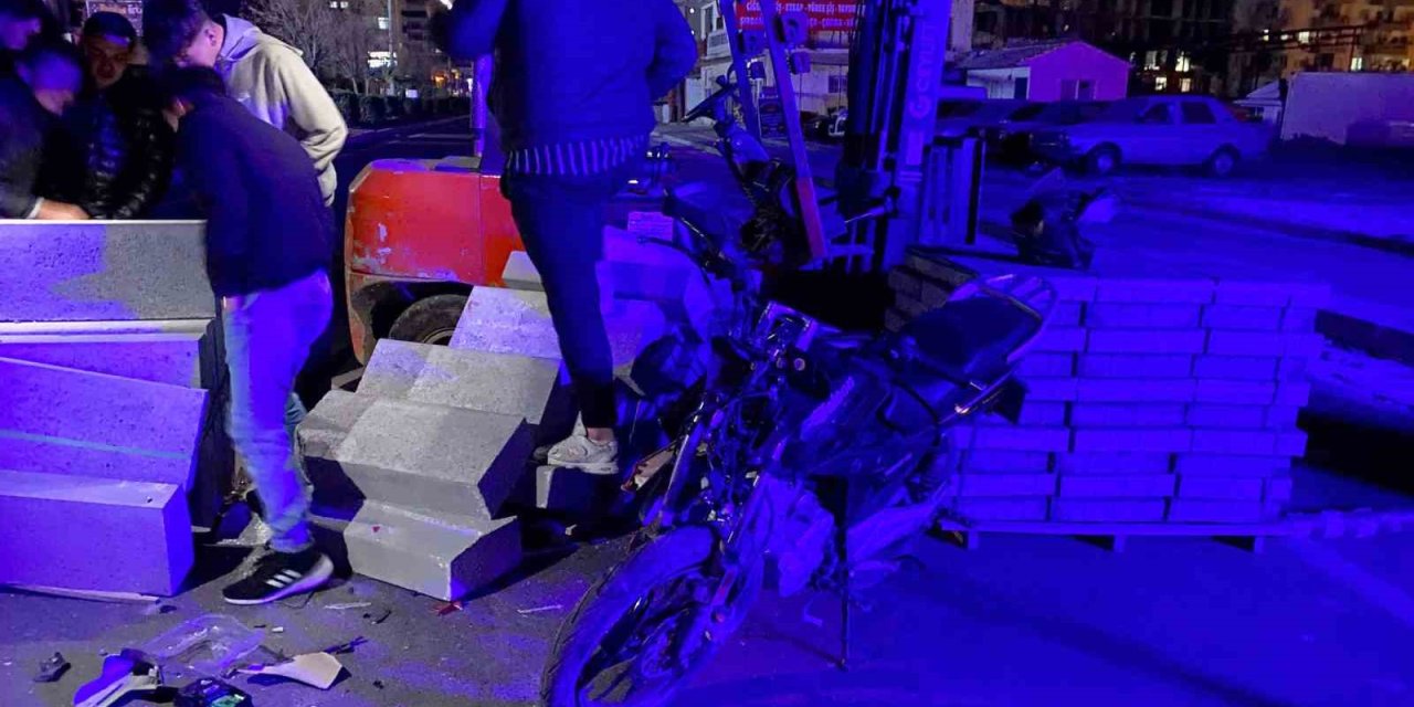 Kazada Sürücünün Kopan Parmağını Dakikalarca Aradılar