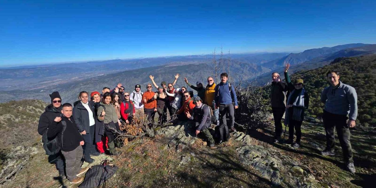 Esdağ Alapınar - Sakarıkaracaören’de Doğa Yürüyüşü Yaptı