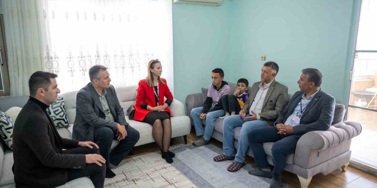 Mersin Büyükşehir Belediyesi Öğretmenleri Ev Ziyaretlerini Sürdürüyor