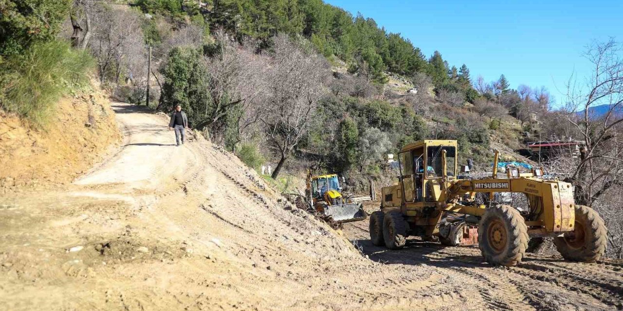 Alanya’da Kırsal Mahallelerin Yol Hasreti Sona Eriyor