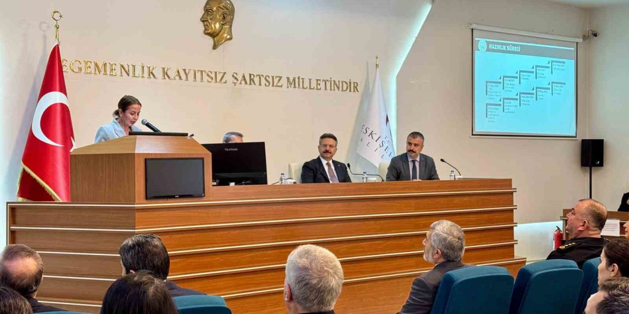 Vali Aksoy, "sağlıklı Bir Toplum İçin Ailelerin Güçlü Olması Önemli"