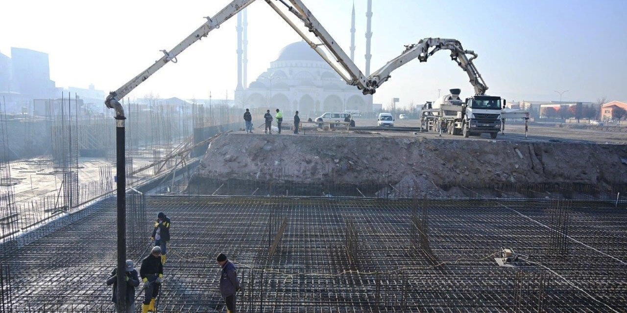 Kayseri Osb’de Yeni İş Merkezinin Temeli Atılmaya Başlandı