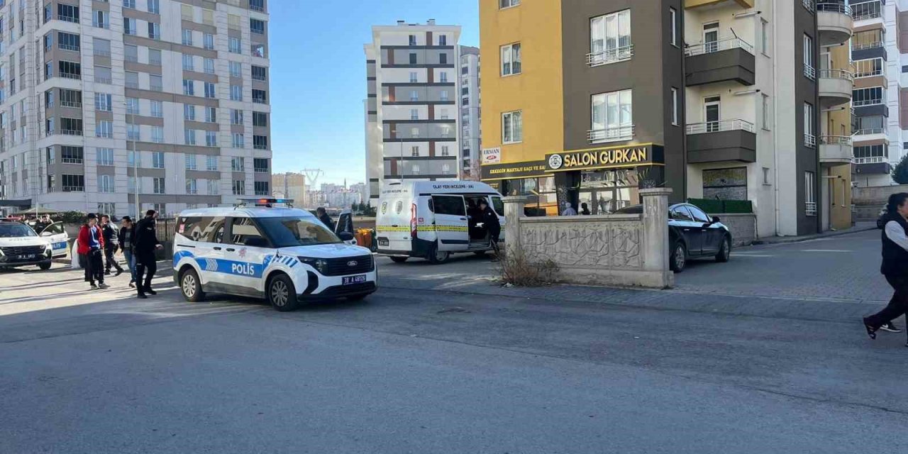 Özel Harekat Polisi Tabanca İle Vurulmuş Halde Ölü Bulundu