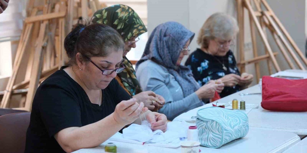 Odunpazarı Belediyesi’nden Kadınlara İğne Oyası Atölyesi