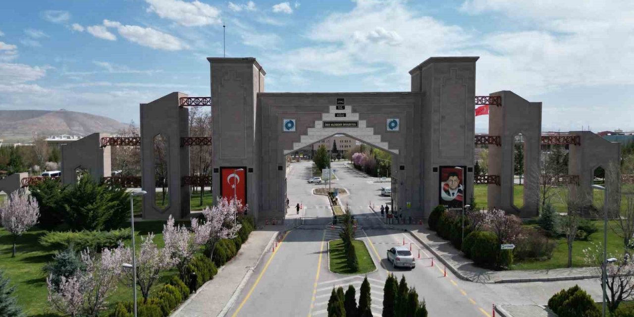 Nöhü Üç Alanda Dünya Üniversiteleri Arasına Girdi