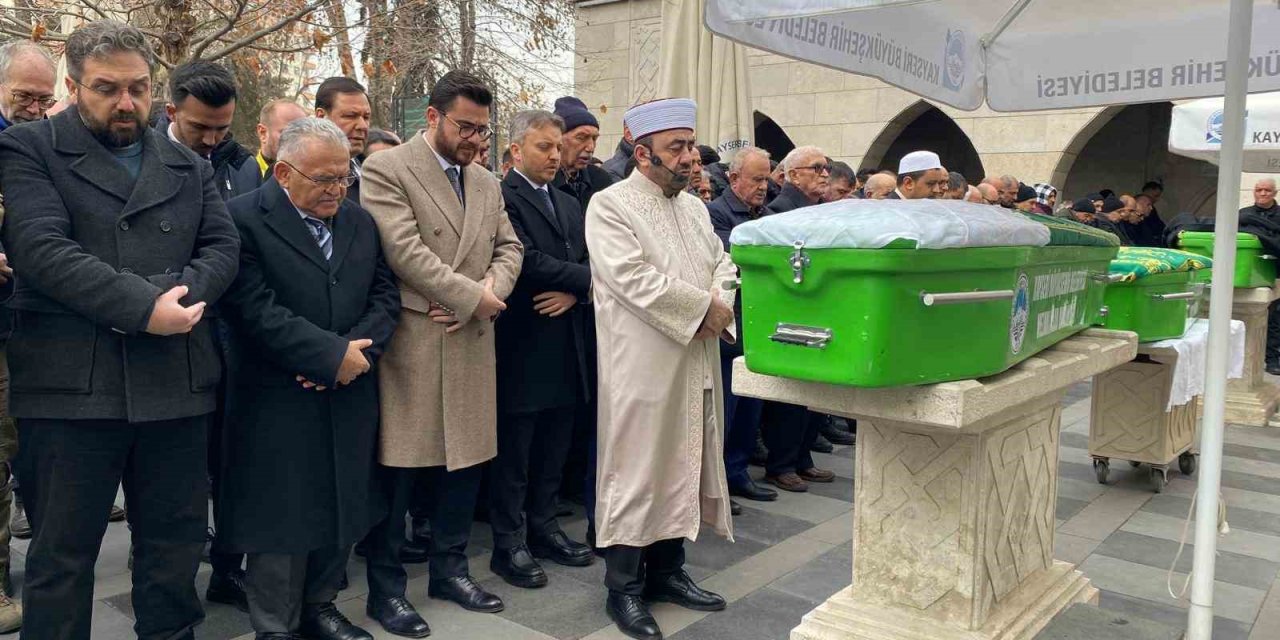 Otel Yangınında Hayatını Kaybeden Kayserili Kadın Toprağa Verildi