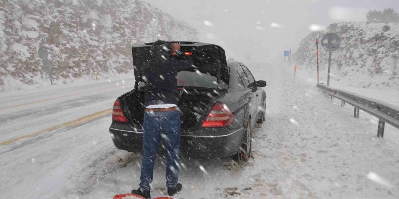 Antalya’da Kar Yağışı Başladı