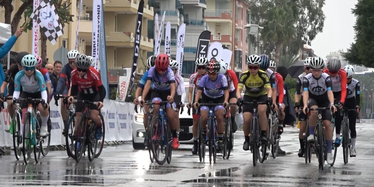 Alanya’da Türkiye Bisiklet Kupası 1. Etap Puanlı Yol Yarışları Kriteryum Etabıyla Sona Erdi