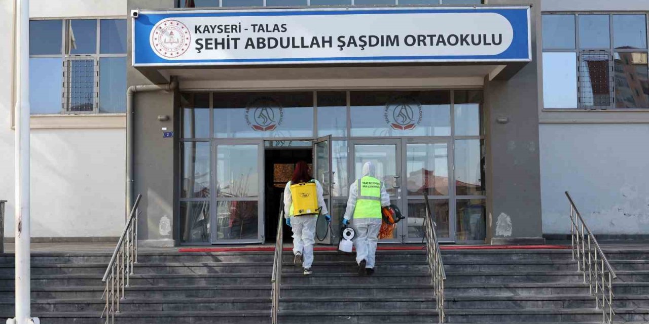 Talas’ta Okullara Yarıyıl Temizliği