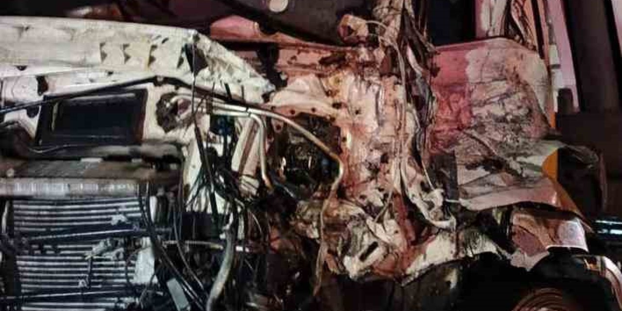 Konya’da Tırlar Çarpıştı: 3 Yaralı