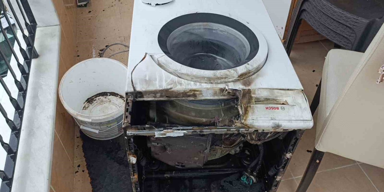 Çamaşır Makinesi Alev Aldı, Kadın Dumandan Etkilendi