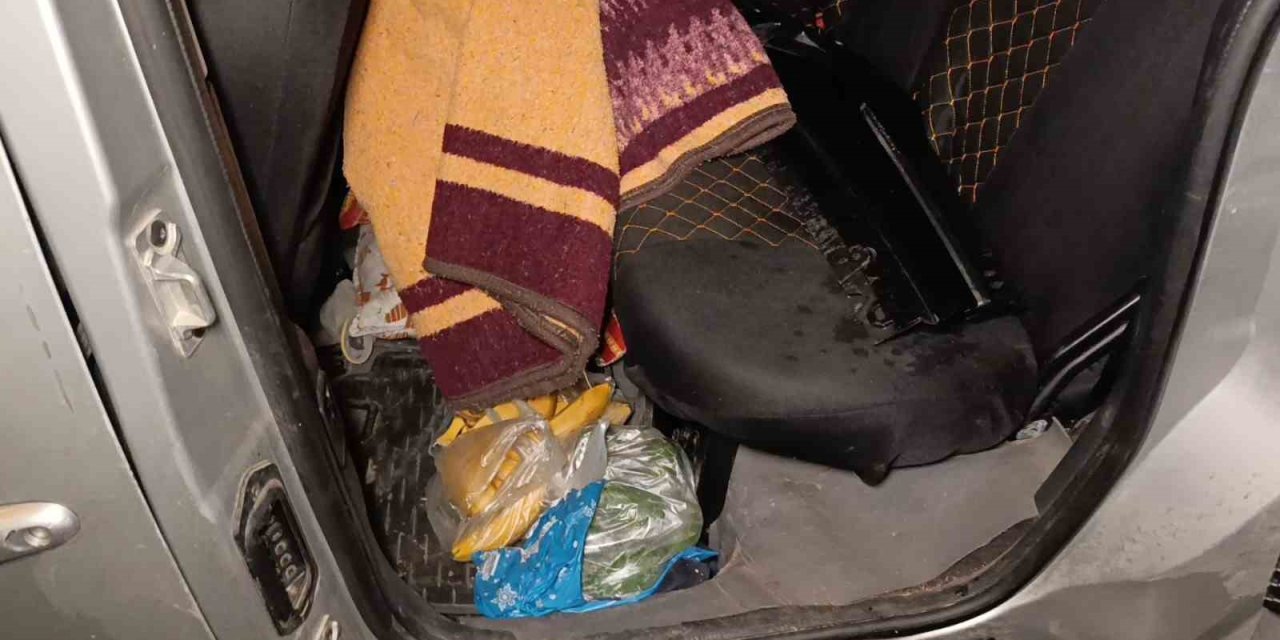 Kaza Yapıp Bırakıp Gittiği Araçtan İçki Şişesi Çıktı