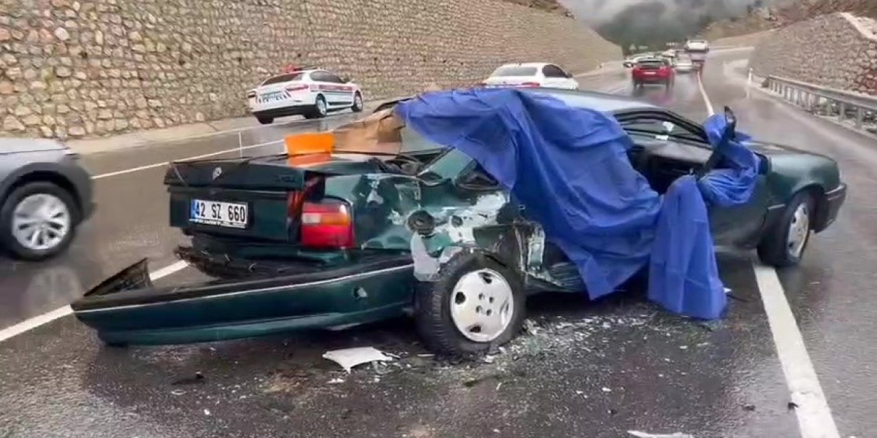 Manavgat’ta 150 Metre Arayla Art Arda 2 Farklı Kazada 5 Yaralı