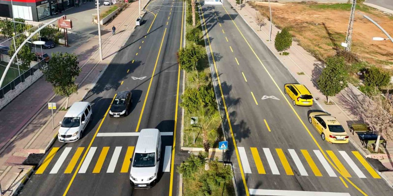 Mersin’de Yol Yenileme Çalışmaları Sürüyor